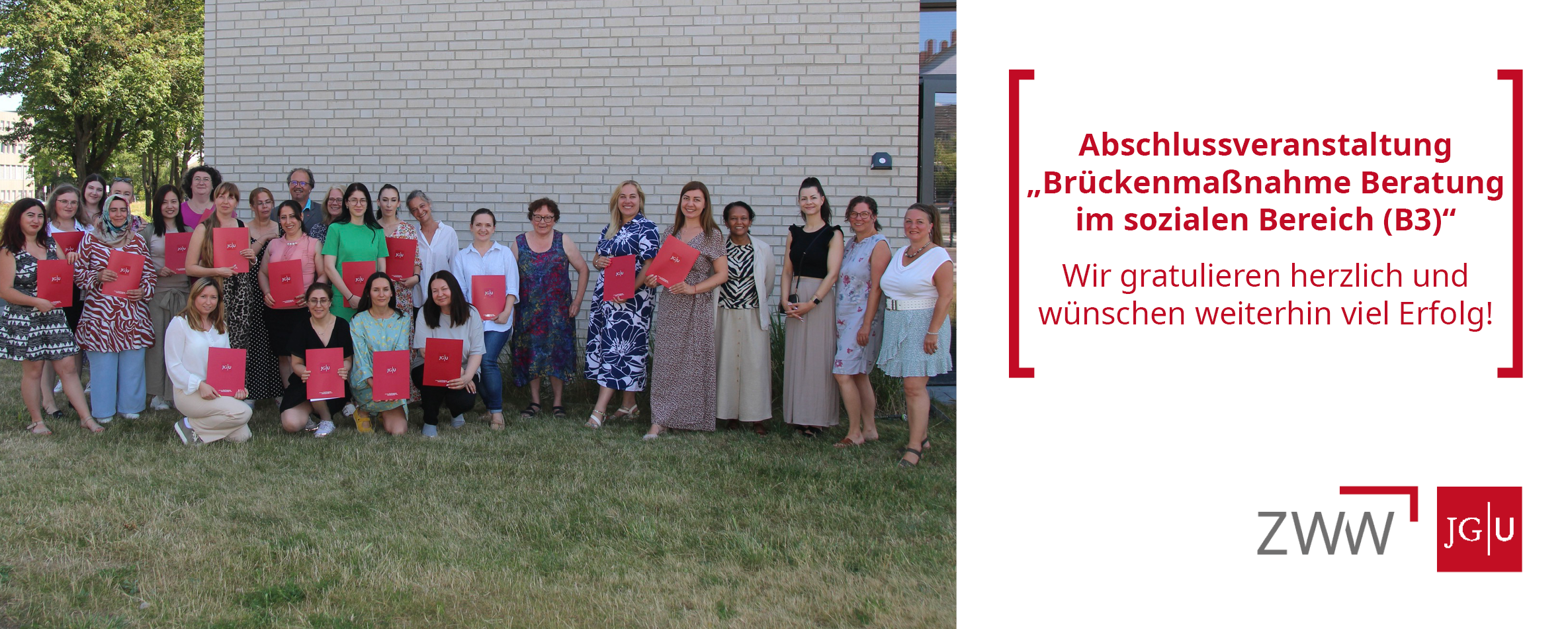 In der Abschlussveranstaltung der „Brückenmaßnahme B3 – Beratung im sozialen Bereich“ erhielten die Teilnehmerinnen ihre Zertifikate. Wir gratulieren herzlich und wünschen weiterhin viel Erfolg! - Foto: © ZWW